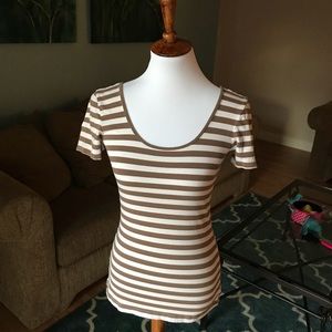 Brown and cream striped stretchy t shirt